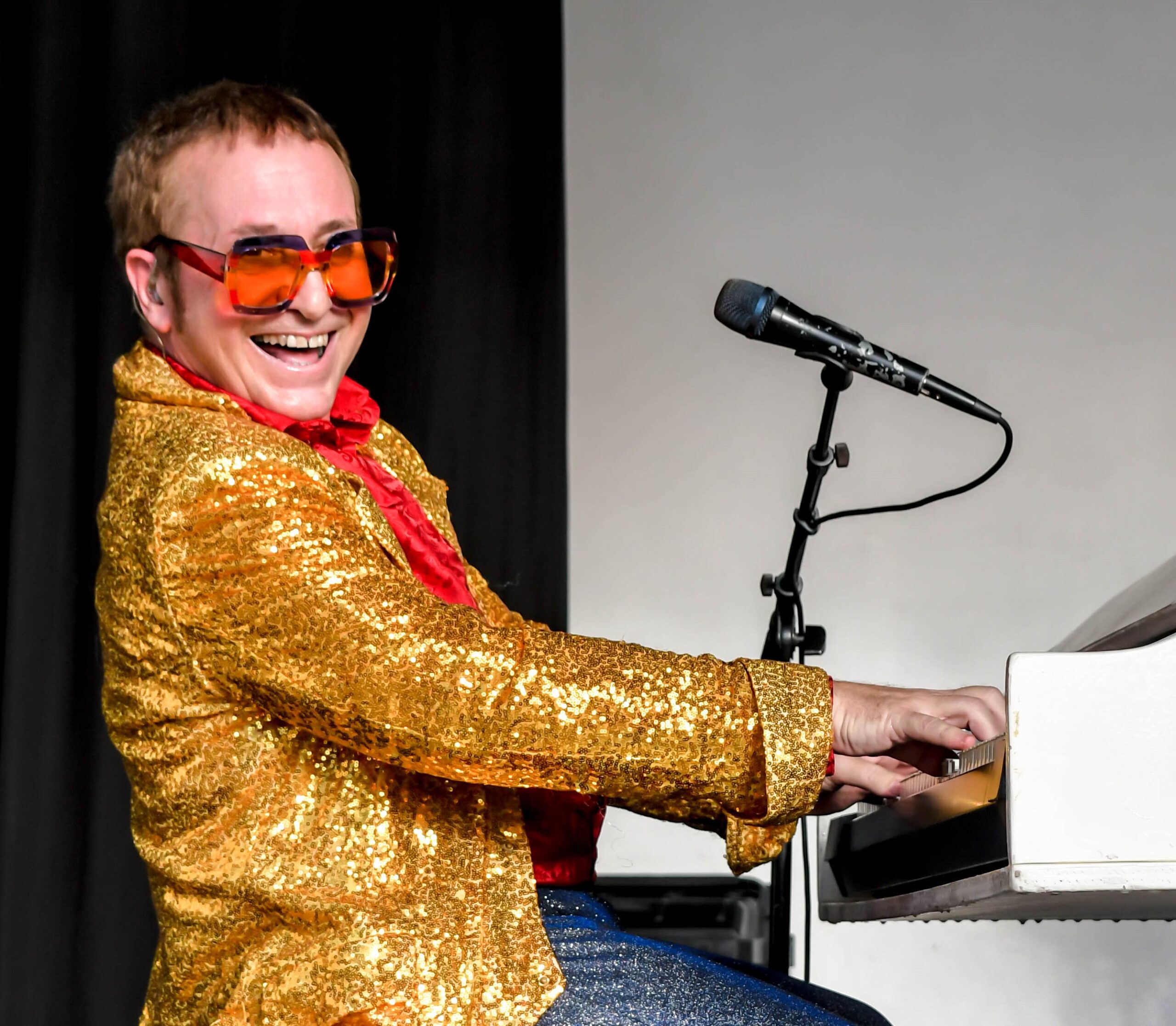Greggie & The Jets: A tribute to Elton John 